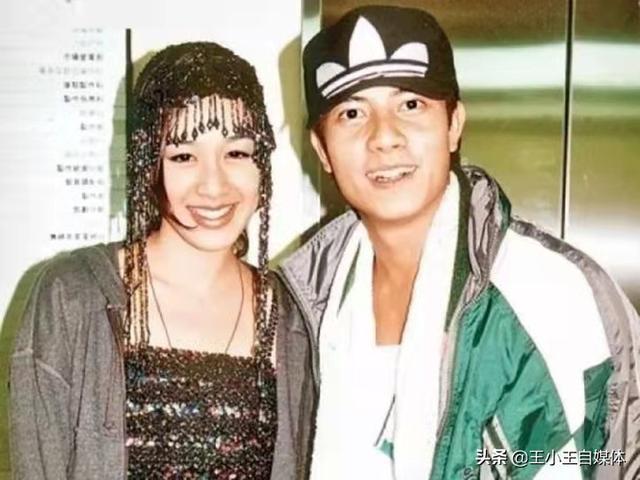 娱乐圈夫妇年龄差距_侯勇王瑞老夫少妻年龄差_李亚鹏海哈金喜结婚年龄差
